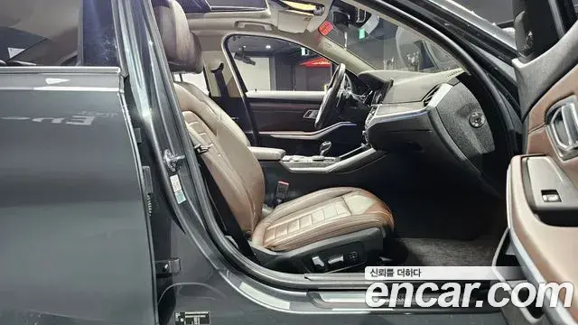 BMW 3 Series 2019 — ფოტო 9/31