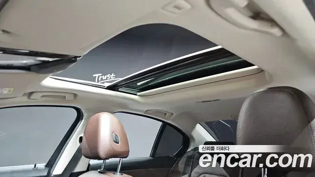 BMW 3 Series 2019 — ფოტო 14/31