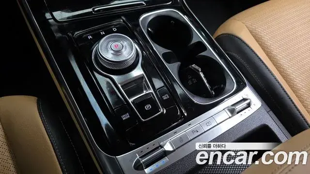Kia Carnival 2023 — Şəkil 9/20