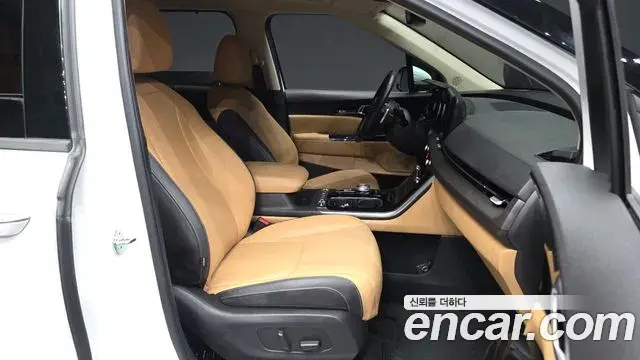 Kia Carnival 2023 — Şəkil 11/20