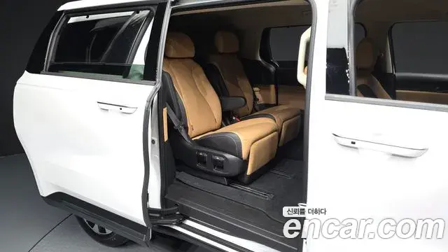 Kia Carnival 2023 — Şəkil 12/20