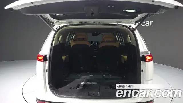 Kia Carnival 2023 — Şəkil 20/20