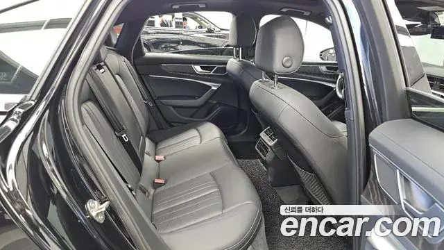 Audi A6 2021 — Photo 8/33