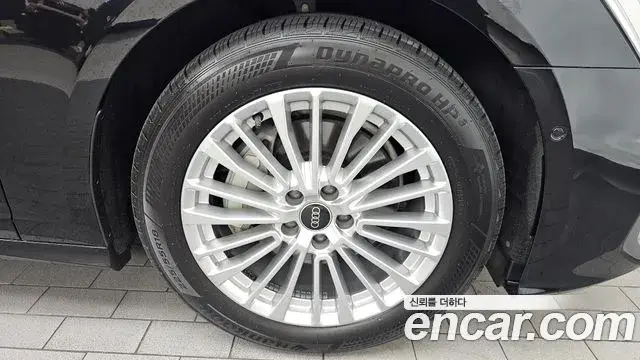 Audi A6 2021 — Photo 3/33