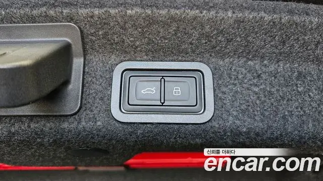 Audi A6 2021 — Photo 25/33