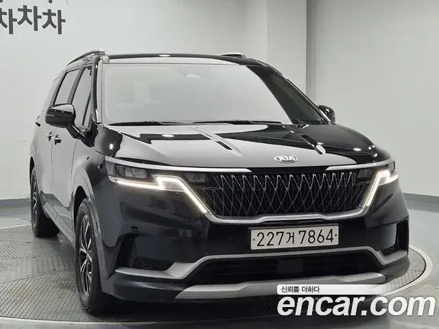 Kia Carnival 2021 — Фото 3/18