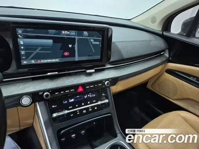 Kia Carnival 2021 — Фото 8/18