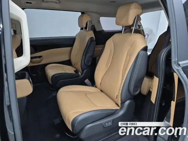 Kia Carnival 2021 — Фото 14/18