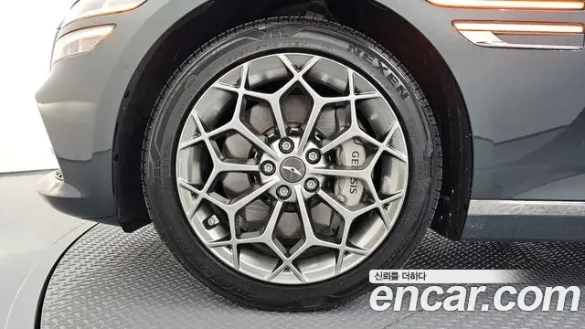Genesis G80 2023 — ფოტო 15/33