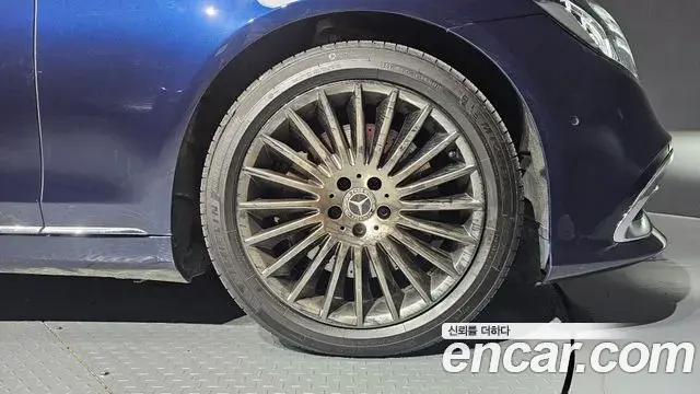 Mercedes-Benz S-Class 2018 — Photo 10/39