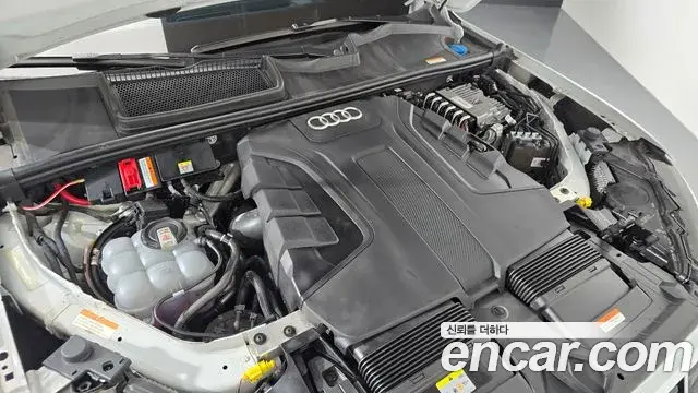 Audi Q7 2022 — ფოტო 5/33