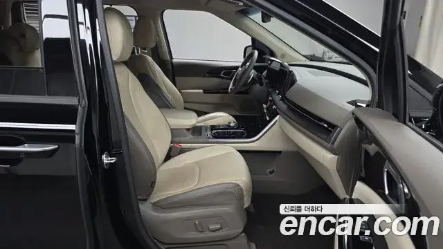 Kia Carnival 2020 — Фото 11/20