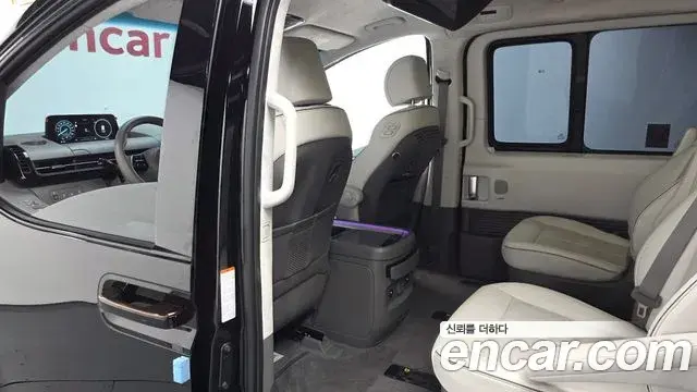 Hyundai Staria 2025 — Фото 11/20