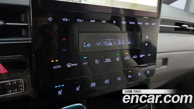 Hyundai Staria 2025 — Фото 16/20