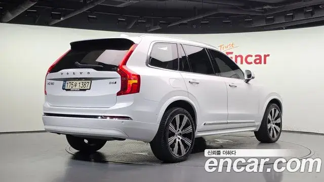 Volvo XC90 2022 — Фото 2/20