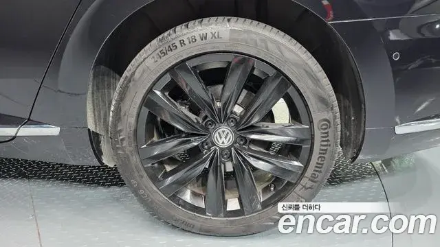 Volkswagen Arteon 2019 — ფოტო 9/36