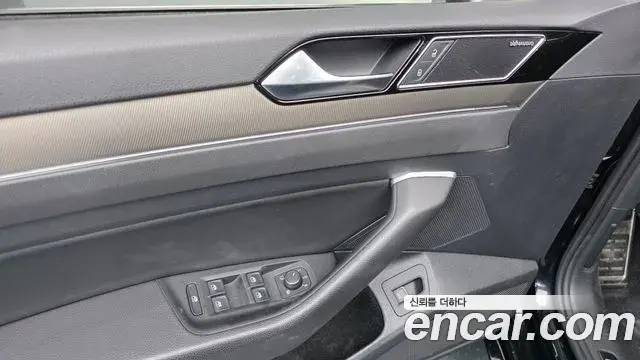 Volkswagen Arteon 2019 — ფოტო 28/36