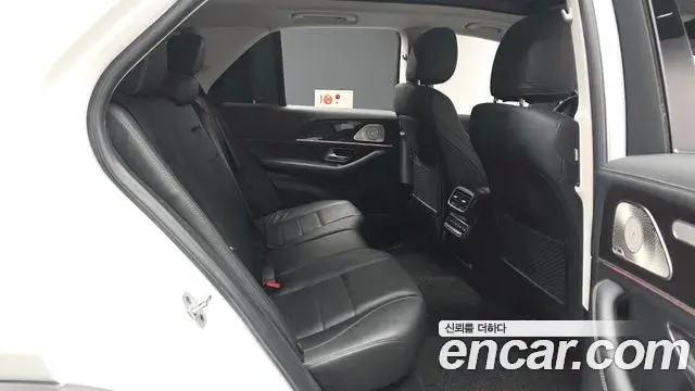 Mercedes-Benz GLE-Class 2023 — Фото 12/20
