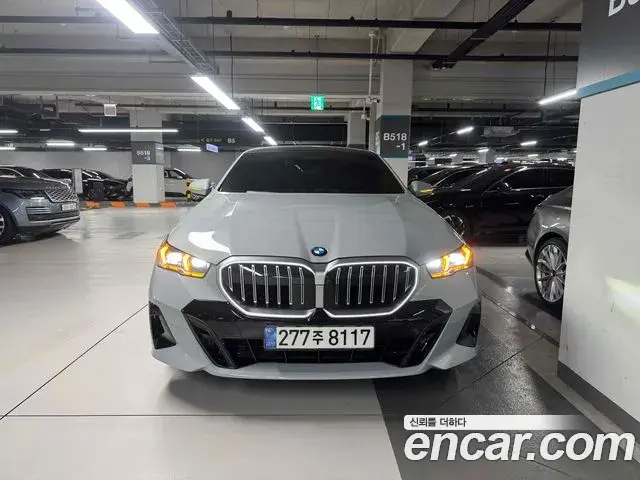 BMW 5 Series 2025 — Фото 1/15