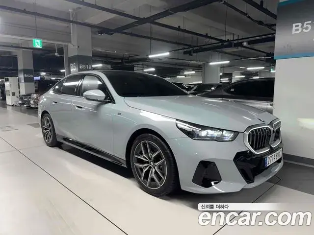 BMW 5 Series 2025 — Фото 2/15