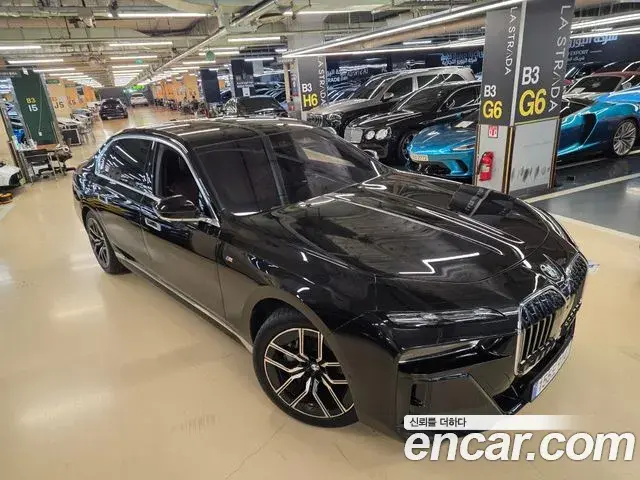 BMW 7 Series 2025 — Фото 1/20