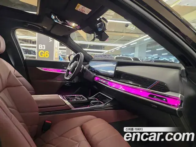 BMW 7 Series 2025 — Фото 15/20