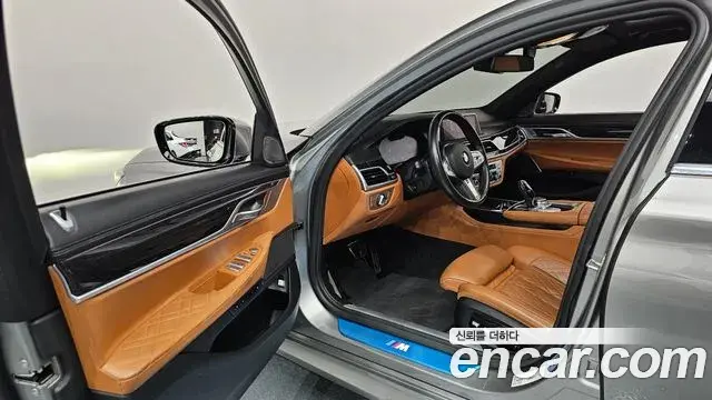 BMW 7 Series 2019 — Фото 10/20