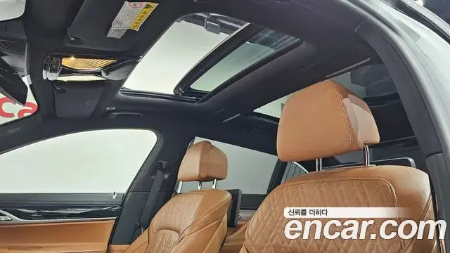 BMW 7 Series 2019 — Фото 19/20