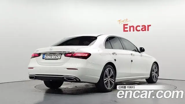 Mercedes-Benz E-Class 2021 — Фото 2/20