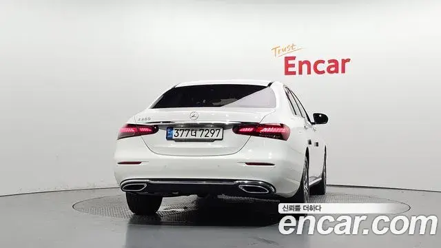 Mercedes-Benz E-Class 2021 — Фото 4/20