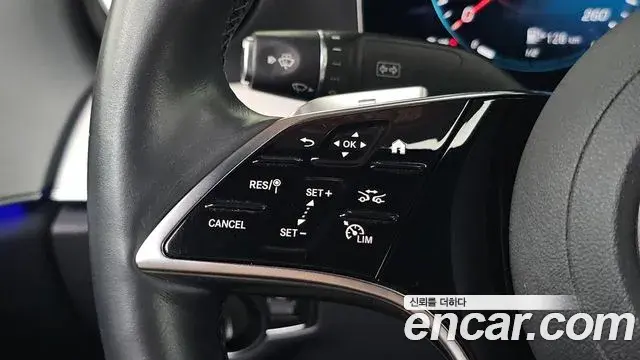 Mercedes-Benz E-Class 2021 — Фото 18/20
