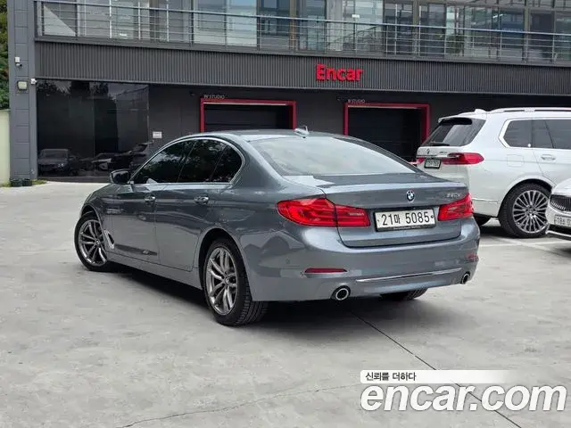 BMW 5 Series 2018 — Фото 2/20