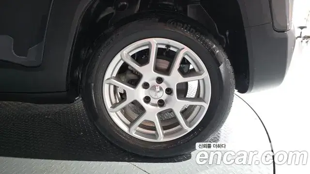 Jeep Renegade 2020 — Şəkil 38/38