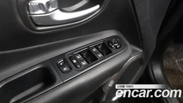 Jeep Renegade 2020 — Şəkil 33/38