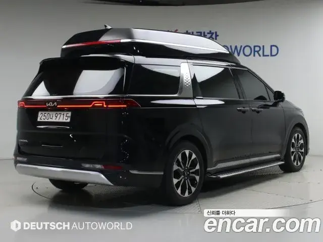 Kia Carnival 2023 — Фото 1/20