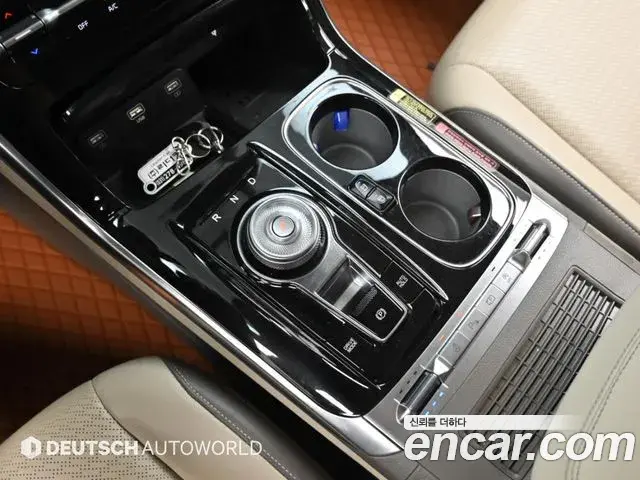 Kia Carnival 2023 — Фото 8/20