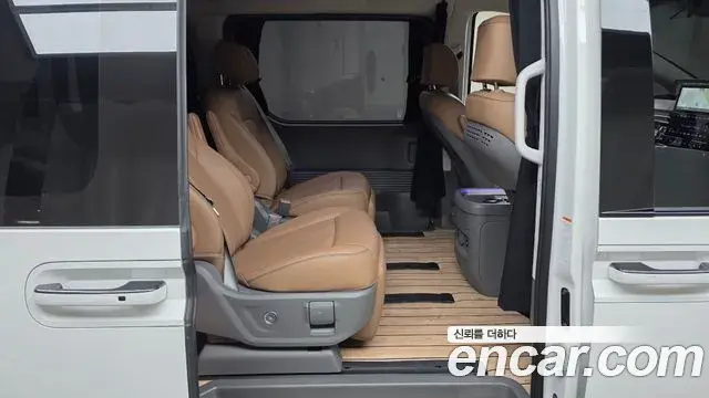 Hyundai Staria 2024 — Фото 11/20