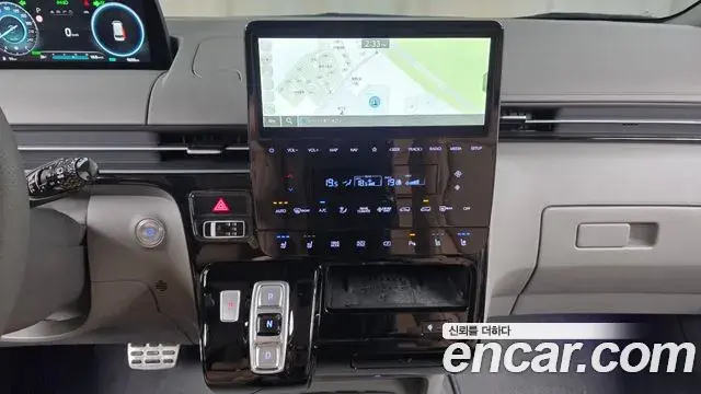 Hyundai Staria 2024 — Фото 14/20