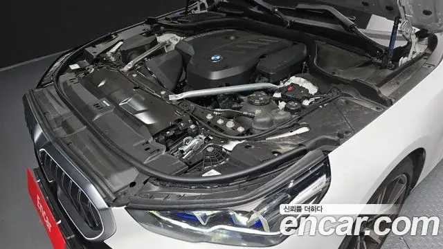 BMW 5 Series 2025 — Фото 6/20