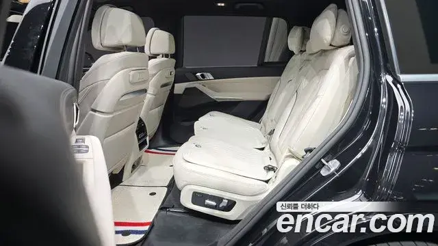 BMW X7 2025 — Фото 12/20