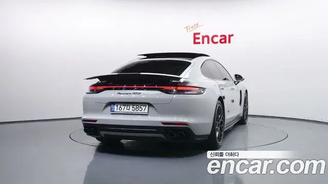 Porsche Panamera 2021 — Фото 3/20