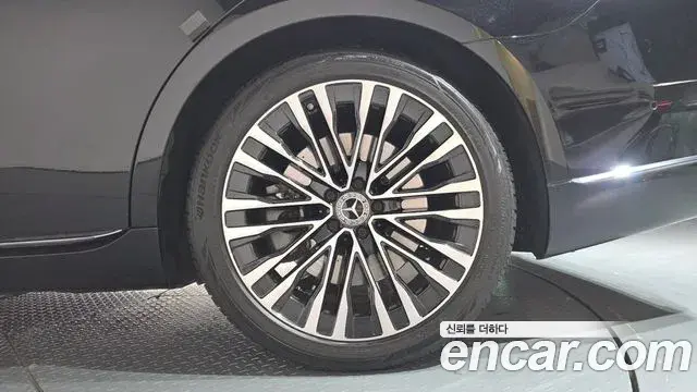 Mercedes-Benz S-Class 2021 — ფოტო 18/44