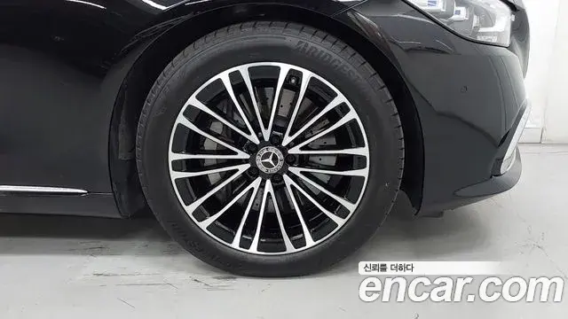Mercedes-Benz S-Class 2025 — Фото 4/18