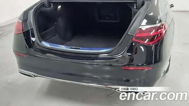 Mercedes-Benz S-Class 2025 — Фото 11/18