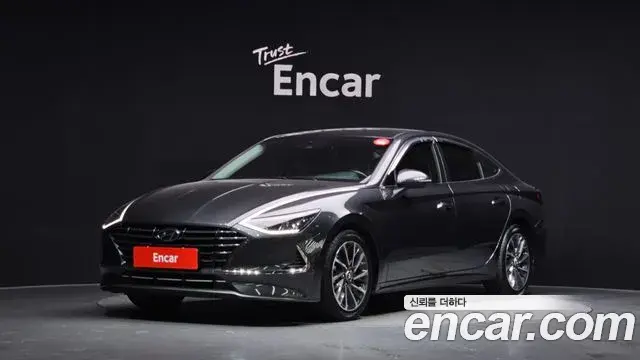Hyundai Sonata 2019 — Фото 1/20