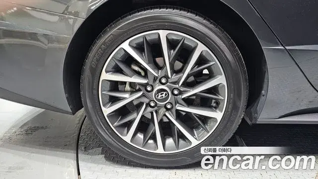 Hyundai Sonata 2019 — Фото 5/20