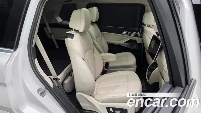 BMW X7 2022 — Фото 11/20