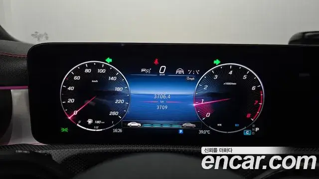 Mercedes-Benz CLA-Class 2024 — Фото 8/20