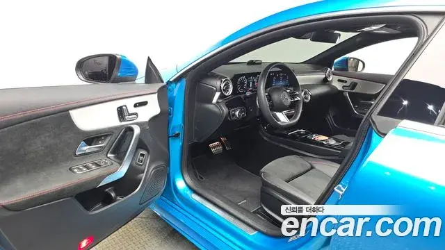 Mercedes-Benz CLA-Class 2024 — Фото 10/20