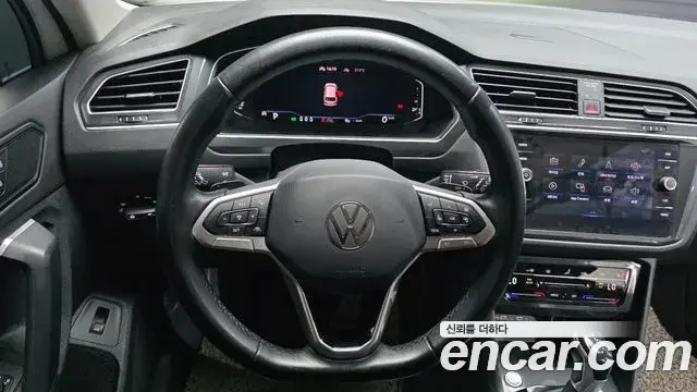 Volkswagen Tiguan 2021 — Şəkil 28/34